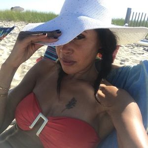 Meet your Posher, Sherrima